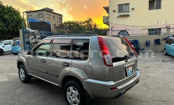 Nunua Ilio tumika Nissan X-Trail Fedha Gari ndani ya Maputo nchini Maputo Nunua Ilio tumika Nissan X-Trail Fedha Gari ndani ya Maputo nchini Maputo