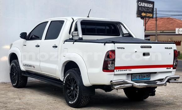 Nunua Ilio tumika Toyota Hilux Nyeupe Gari ndani ya Maputo nchini Maputo Nunua Ilio tumika Toyota Hilux Nyeupe Gari ndani ya Maputo nchini Maputo