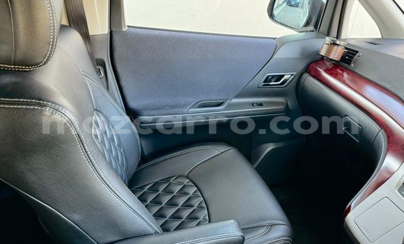 Comprar Usado Toyota Vellfire Branco Carro em Maputo em Maputo Comprar Usado Toyota Vellfire Branco Carro em Maputo em Maputo