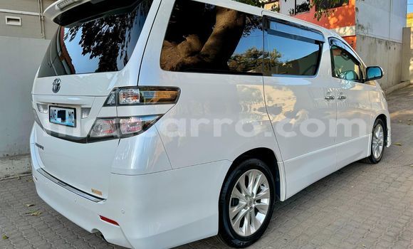 Comprar Usado Toyota Vellfire Branco Carro em Maputo em Maputo Comprar Usado Toyota Vellfire Branco Carro em Maputo em Maputo