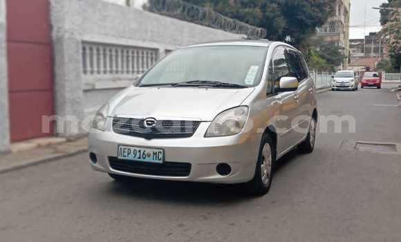 Comprar Usado Toyota Spacio Prata Carro em Maputo em Maputo