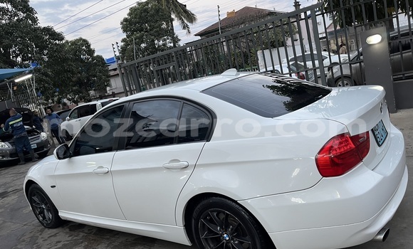 Comprar Usado BMW 3-Series Branco Carro em Maputo em Maputo Comprar Usado BMW 3-Series Branco Carro em Maputo em Maputo