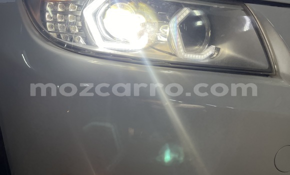 Comprar Usado BMW 3-Series Branco Carro em Maputo em Maputo Comprar Usado BMW 3-Series Branco Carro em Maputo em Maputo