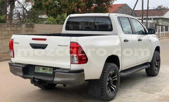 Nunua Ilio tumika Toyota Hilux Nyeupe Gari ndani ya Maputo nchini Maputo Nunua Ilio tumika Toyota Hilux Nyeupe Gari ndani ya Maputo nchini Maputo