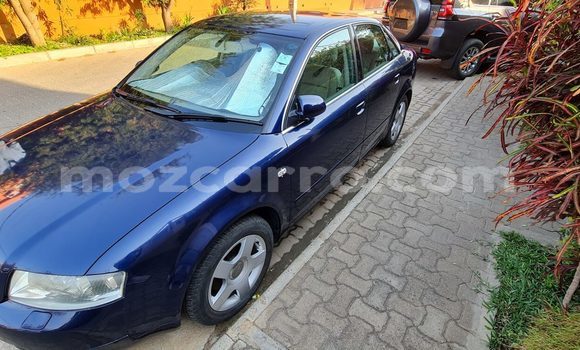 Comprar Usado Audi A4 Azul Carro em Maputo em Maputo Comprar Usado Audi A4 Azul Carro em Maputo em Maputo