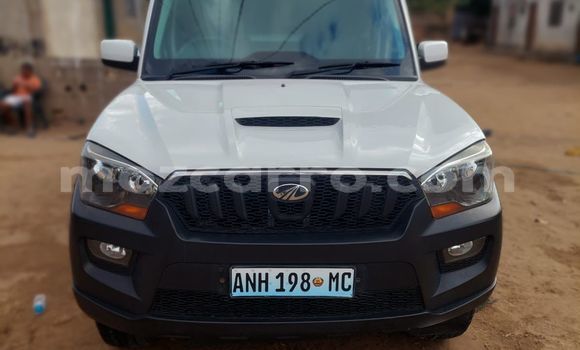 Comprar Usado Mahindra Armada Branco Carro em Maputo em Maputo