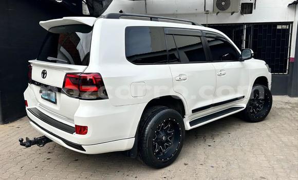 Nunua Ilio tumika Toyota Land Cruiser Nyeupe Gari ndani ya Maputo nchini Maputo Nunua Ilio tumika Toyota Land Cruiser Nyeupe Gari ndani ya Maputo nchini Maputo