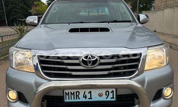 Comprar Usado Toyota Hilux Prata Carro em Maputo em Maputo Comprar Usado Toyota Hilux Prata Carro em Maputo em Maputo