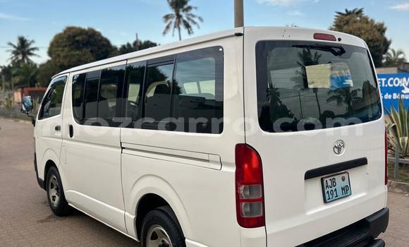 Nunua Ilio tumika Toyota Hiace Nyeupe Gari ndani ya Maputo nchini Maputo Nunua Ilio tumika Toyota Hiace Nyeupe Gari ndani ya Maputo nchini Maputo