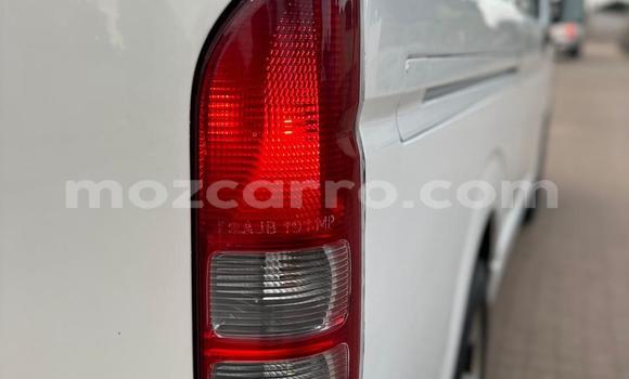 Nunua Ilio tumika Toyota Hiace Nyeupe Gari ndani ya Maputo nchini Maputo Nunua Ilio tumika Toyota Hiace Nyeupe Gari ndani ya Maputo nchini Maputo