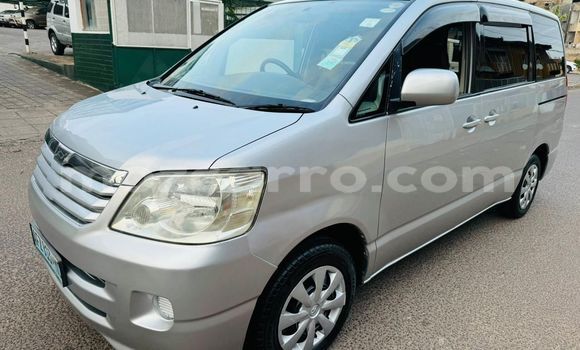 Comprar Usado Toyota Noah De outros Carro em Maputo em Maputo