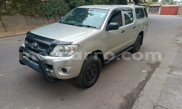 Tenga Tsaru Toyota Hilux Sirivha Mota in Maputo in Maputo