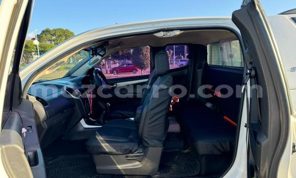Buy Used Isuzu D-MAX White Car in Maputo in Maputo Buy Used Isuzu D-MAX White Car in Maputo in Maputo