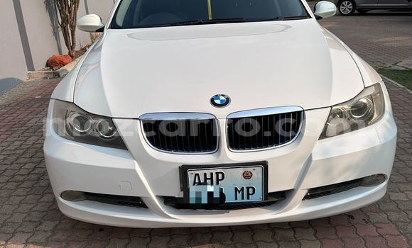 Nunua Ilio tumika BMW 3-Series Nyeupe Gari ndani ya Maputo nchini Maputo