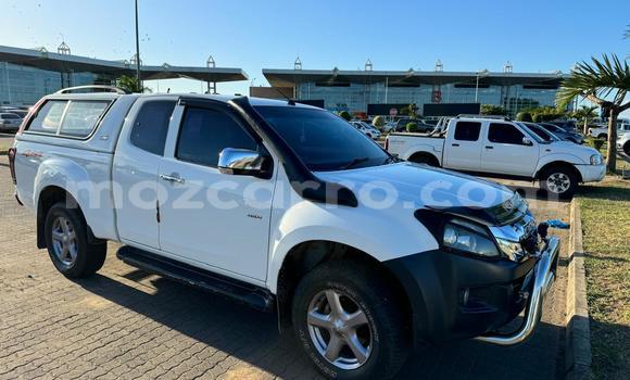 Comprar Usado Isuzu KB Branco Carro em Maputo em Maputo Comprar Usado Isuzu KB Branco Carro em Maputo em Maputo