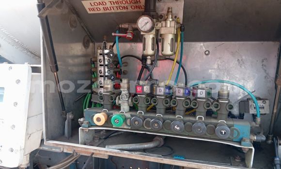 Tenga Tsaru Mercedes-Benz CLS250 Chena Mota in Maputo in Maputo Tenga Tsaru Mercedes-Benz CLS250 Chena Mota in Maputo in Maputo