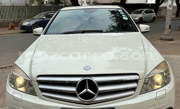 Comprar Usado Mercedes‒Benz C-Class Branco Carro em Maputo em Maputo