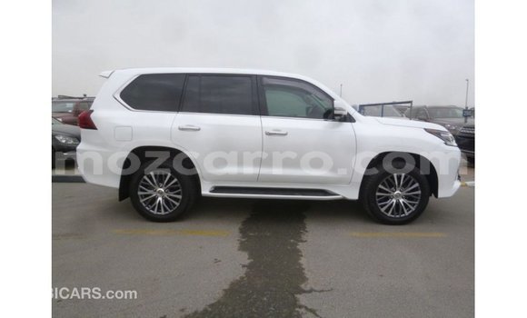Nunua Imported Lexus LX Nyeupe Gari ndani ya Import - Dubai nchini Cabo Delgado Nunua Imported Lexus LX Nyeupe Gari ndani ya Import - Dubai nchini Cabo Delgado