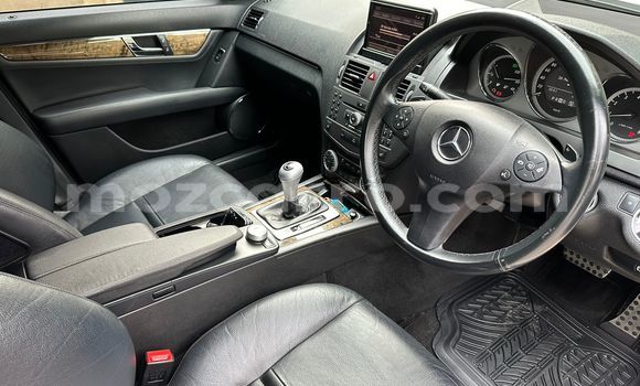 Tenga Tsaru Mercedes‒Benz C-Class Chena Mota in Maputo in Maputo Tenga Tsaru Mercedes‒Benz C-Class Chena Mota in Maputo in Maputo