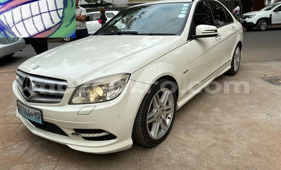 Tenga Tsaru Mercedes‒Benz C-Class Chena Mota in Maputo in Maputo Tenga Tsaru Mercedes‒Benz C-Class Chena Mota in Maputo in Maputo