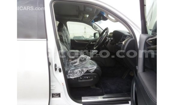 Nunua Imported Lexus LX Nyeupe Gari ndani ya Import - Dubai nchini Cabo Delgado Nunua Imported Lexus LX Nyeupe Gari ndani ya Import - Dubai nchini Cabo Delgado