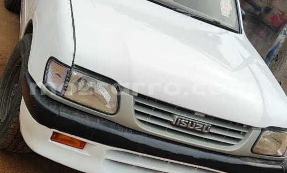 Tenga Tsaru Isuzu KB Chena Mota in Maputo in Maputo