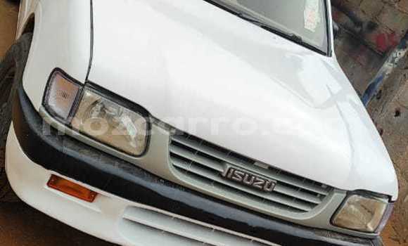 Nunua Ilio tumika Isuzu KB Nyeupe Gari ndani ya Maputo nchini Maputo Nunua Ilio tumika Isuzu KB Nyeupe Gari ndani ya Maputo nchini Maputo