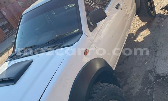 Buy Used Nissan Hardbody White Car in Maputo in Maputo