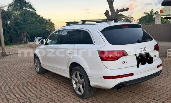 Nunua Ilio tumika Audi Q7 Nyeupe Gari ndani ya Maputo nchini Maputo