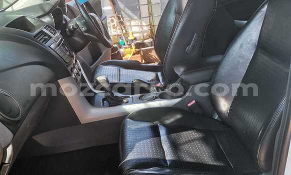 Comprar Usado Mazda BT-50 Branco Carro em Maputo em Maputo Comprar Usado Mazda BT-50 Branco Carro em Maputo em Maputo