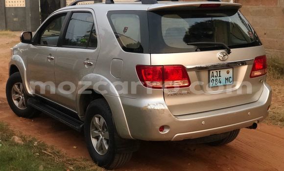 Nunua Ilio tumika Toyota Fortuner Nyingine Gari ndani ya Maputo nchini Maputo Nunua Ilio tumika Toyota Fortuner Nyingine Gari ndani ya Maputo nchini Maputo