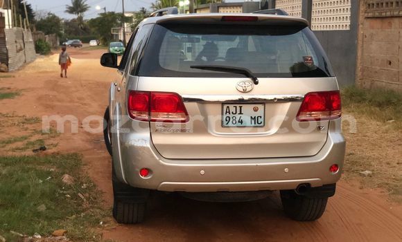 Nunua Ilio tumika Toyota Fortuner Nyingine Gari ndani ya Maputo nchini Maputo Nunua Ilio tumika Toyota Fortuner Nyingine Gari ndani ya Maputo nchini Maputo