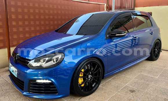 Comprar Usado Volkswagen Golf Azul Carro em Maputo em Maputo