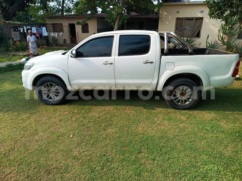 Big with watermark toyota hilux maputo maputo 27017