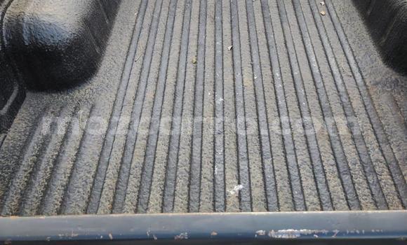 Nunua Ilio tumika Nissan Hardbody Nyeupe Gari ndani ya Maputo nchini Maputo Nunua Ilio tumika Nissan Hardbody Nyeupe Gari ndani ya Maputo nchini Maputo