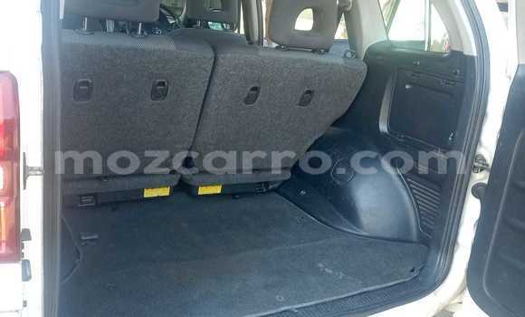 Nunua Ilio tumika Toyota RAV4 Nyeupe Gari ndani ya Maputo nchini Maputo Nunua Ilio tumika Toyota RAV4 Nyeupe Gari ndani ya Maputo nchini Maputo