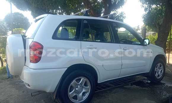 Nunua Ilio tumika Toyota RAV4 Nyeupe Gari ndani ya Maputo nchini Maputo Nunua Ilio tumika Toyota RAV4 Nyeupe Gari ndani ya Maputo nchini Maputo