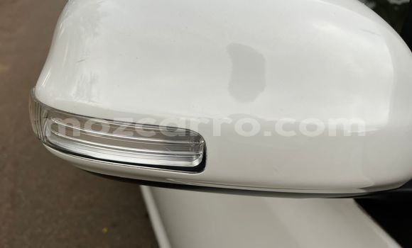 Comprar Usado Toyota Ractis Branco Carro em Maputo em Maputo Comprar Usado Toyota Ractis Branco Carro em Maputo em Maputo