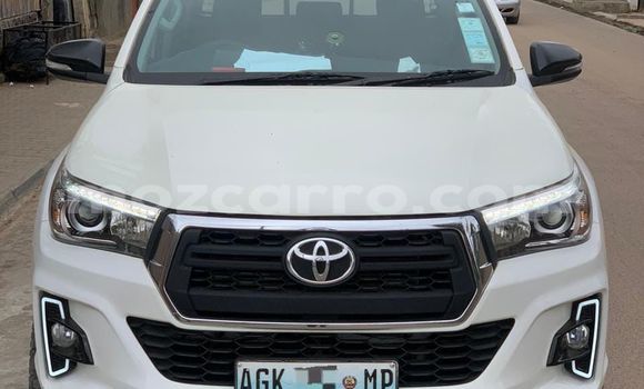 Nunua Ilio tumika Toyota Hilux Nyeupe Gari ndani ya Maputo nchini Maputo Nunua Ilio tumika Toyota Hilux Nyeupe Gari ndani ya Maputo nchini Maputo