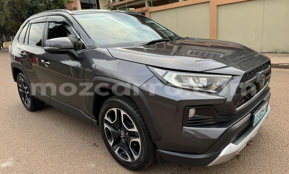 Nunua Ilio tumika Toyota RAV4 Nyingine Gari ndani ya Maputo nchini Maputo
