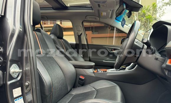 Comprar Novo Toyota RAV4 Prata Carro em Maputo em Maputo Comprar Novo Toyota RAV4 Prata Carro em Maputo em Maputo