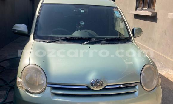 Comprar Usado Toyota Sienta Verde Carro em Maputo em Maputo