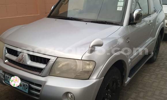 Tenga Tsaru Mitsubishi Pajero Zvimwe Mota in Maputo in Maputo Tenga Tsaru Mitsubishi Pajero Zvimwe Mota in Maputo in Maputo