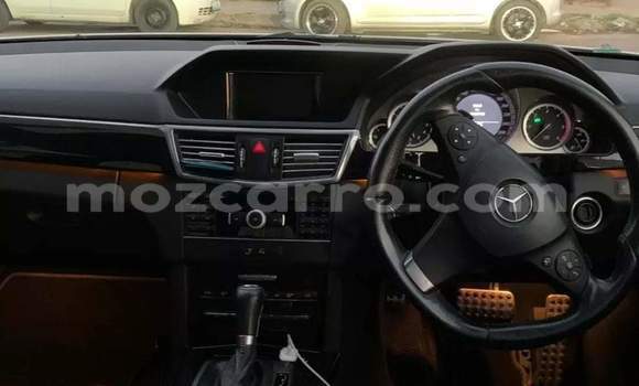 Nunua Ilio tumika Mercedes‒Benz E-Class Nyeupe Gari ndani ya Maputo nchini Maputo Nunua Ilio tumika Mercedes‒Benz E-Class Nyeupe Gari ndani ya Maputo nchini Maputo