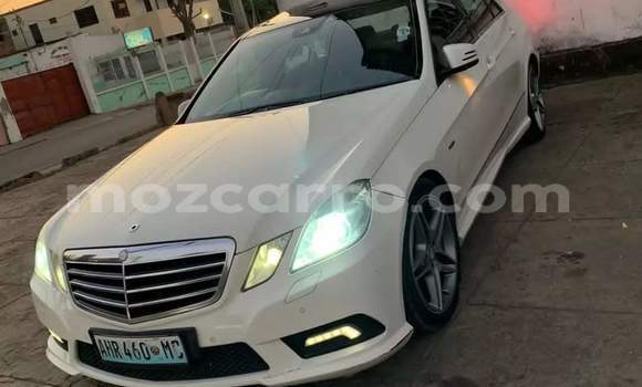 Nunua Ilio tumika Mercedes‒Benz E-Class Nyeupe Gari ndani ya Maputo nchini Maputo Nunua Ilio tumika Mercedes‒Benz E-Class Nyeupe Gari ndani ya Maputo nchini Maputo