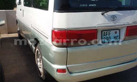 Tenga Tsaru Toyota Regius Chena Mota in Maputo in Maputo Tenga Tsaru Toyota Regius Chena Mota in Maputo in Maputo