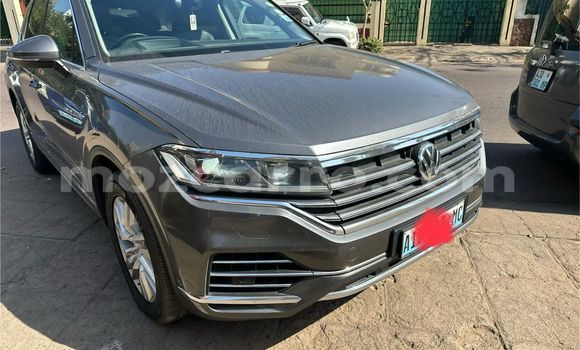 Nunua Ilio tumika Volkswagen Touareg Fedha Gari ndani ya Maputo nchini Maputo