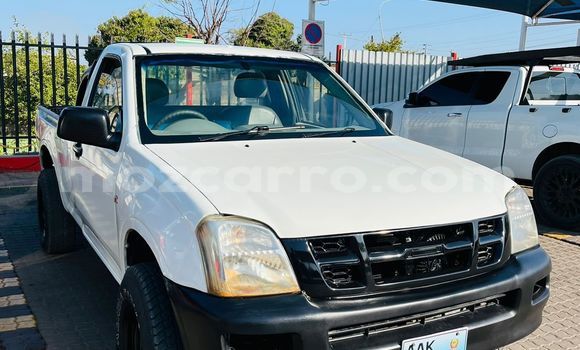 Tenga Tsaru Isuzu KB Chena Mota in Maputo in Maputo Tenga Tsaru Isuzu KB Chena Mota in Maputo in Maputo