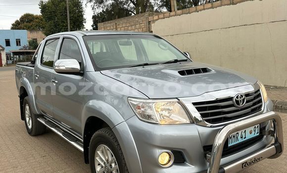 Buy Used Toyota Hilux Silver Car in Maputo in Maputo