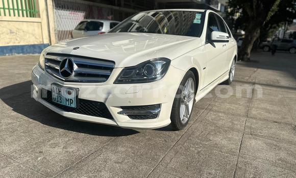 Nunua Ilio tumika Mercedes-Benz C-Classe Nyeupe Gari ndani ya Maputo nchini Maputo Nunua Ilio tumika Mercedes-Benz C-Classe Nyeupe Gari ndani ya Maputo nchini Maputo